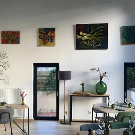 Aubepine Bed & Breakfast Sains-du-Nord