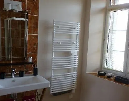 Aubepine Bed & Breakfast 3*