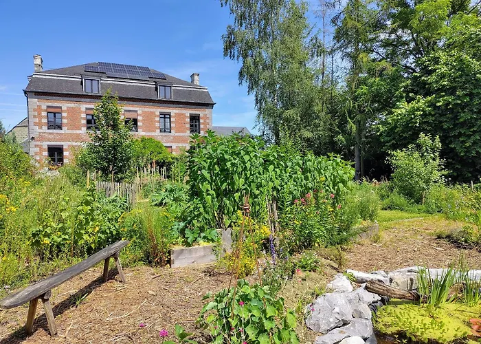 Aubepine Bed & Breakfast Sains-du-Nord
